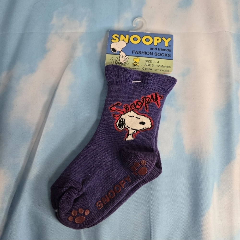 Vintage Child Kids Baby Peanuts Snoopy Fashion Socks 3-12 Months Purple Grips